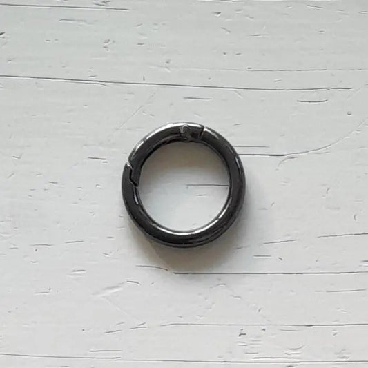 Carabiner Ring - 22mm Black DecoDeb