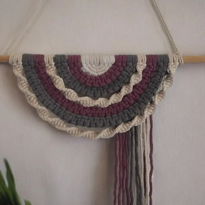 Macrame wanddecoratie halve mandala ecru, damson, antraciet