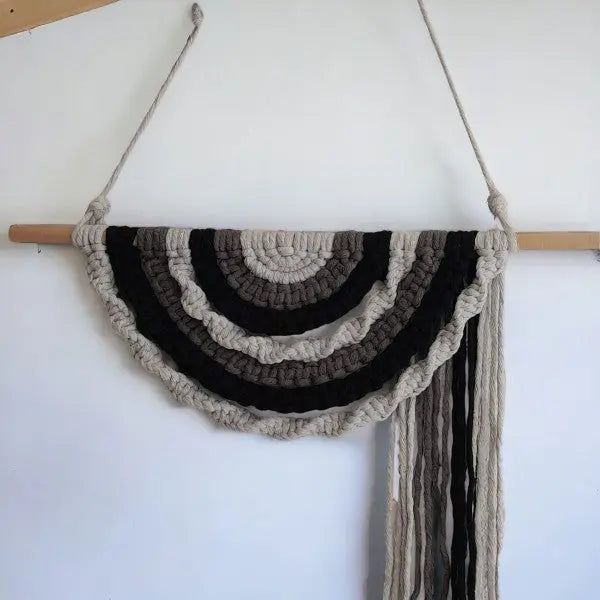 Macrame wanddecoratie halve mandala lichtgrijs, antraciet, zwart